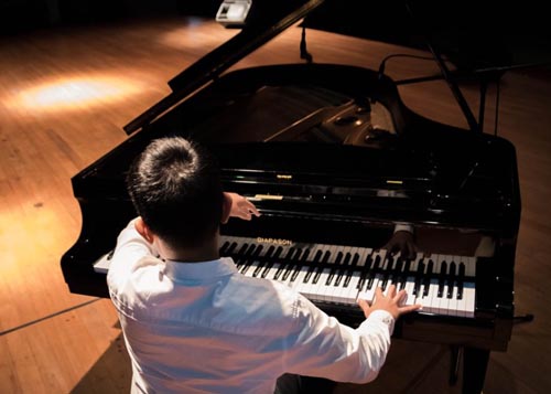 Imparare a suonare il pianoforte - L’importanza di affidarsi a un professionista